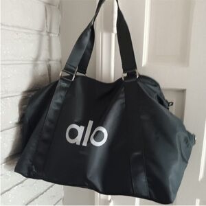 Alo Yoga Large Pocket Bag